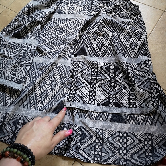 🔵3/$30 Cute lightweight Button Up High Low Top - Picture 6 of 14